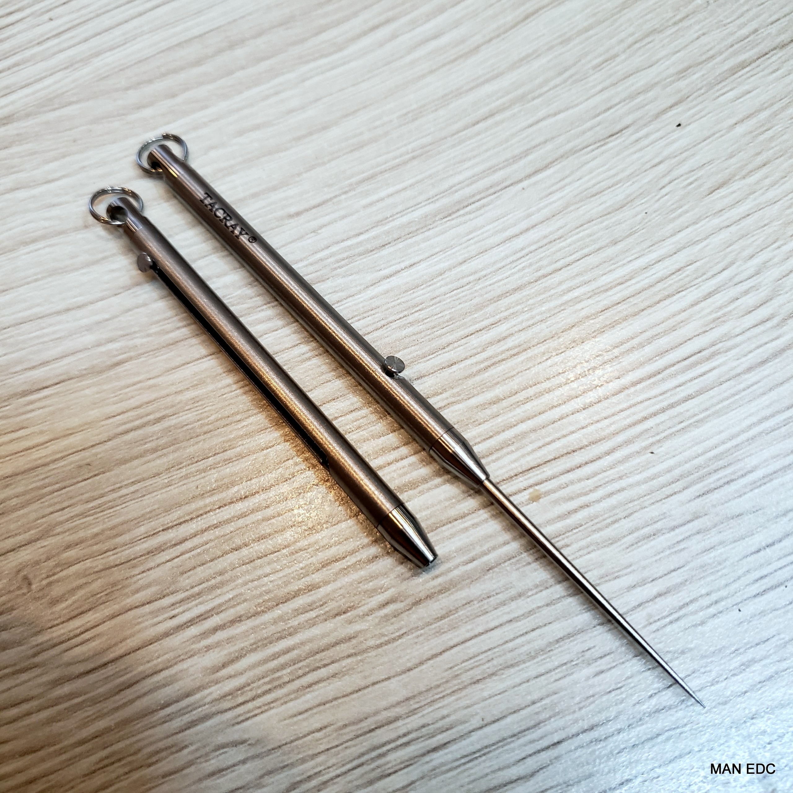 Tăm ống titanium Tacray móc khóa cơ chế bolt