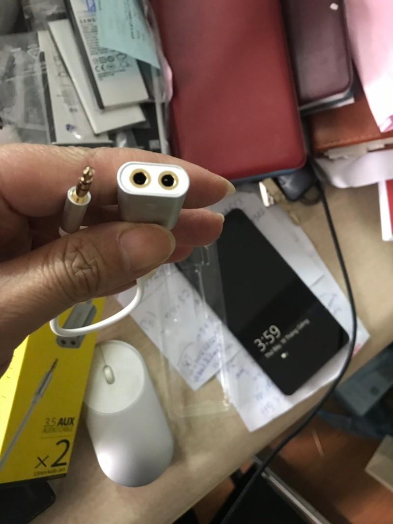 Dây cáp âm thanh AUX 1 ra 2 Audio 3.5 Remax