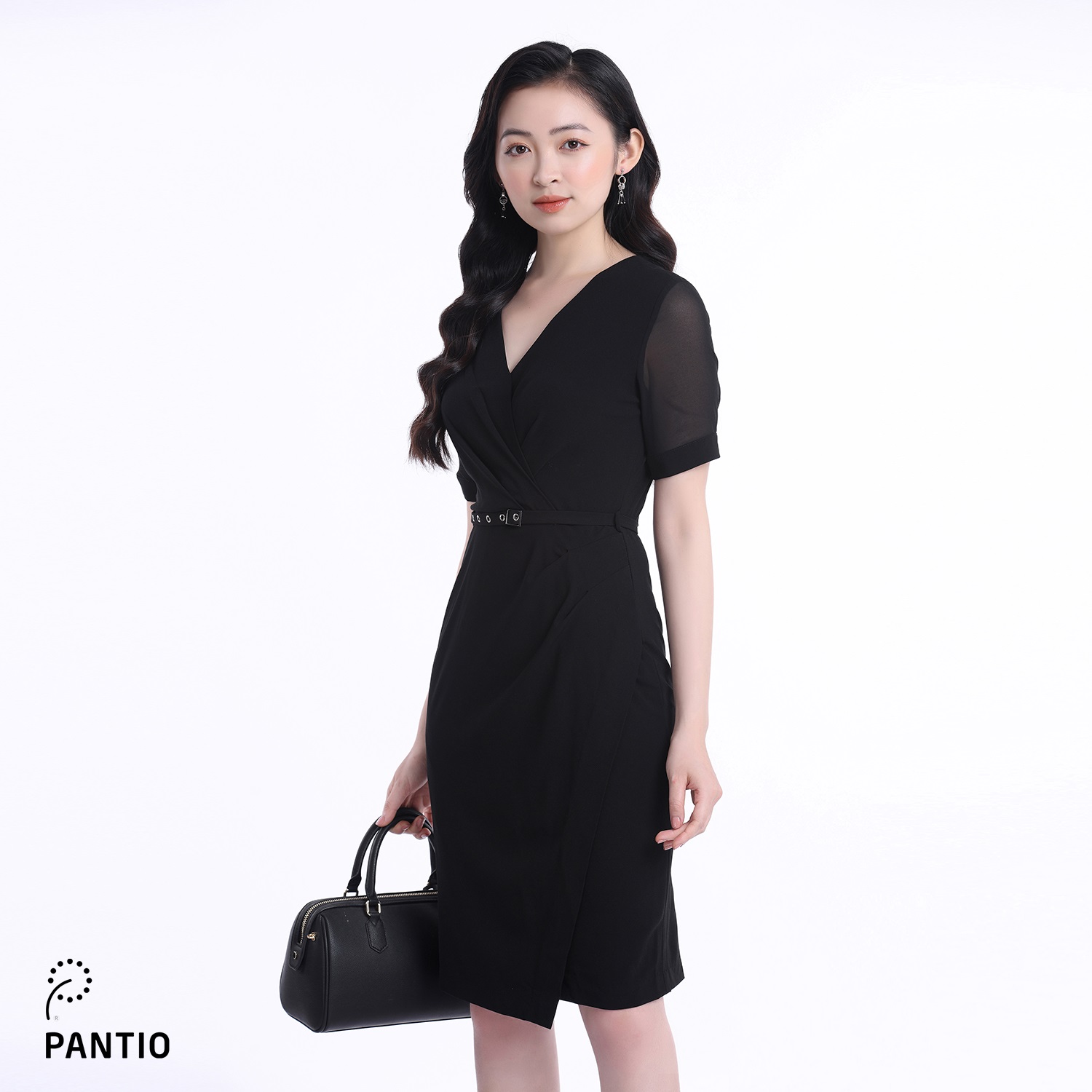 Đầm công sở cổ V kiểu dáng đặc biệt FDC12713 - PANTIO