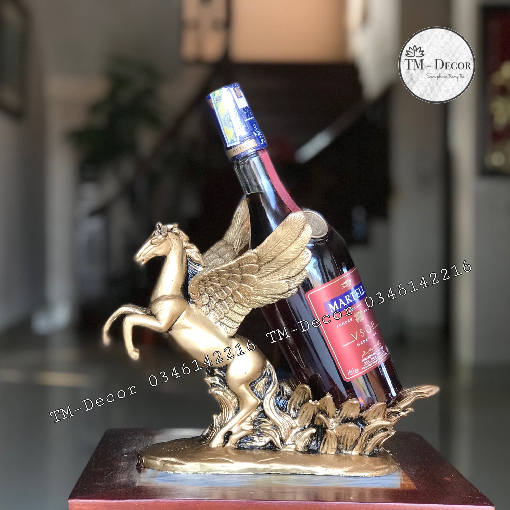 Kệ rượu vang ngựa có cánh thần mã