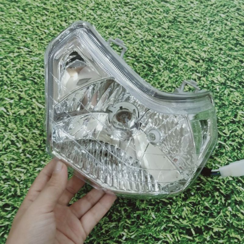 A Chóa đèn pha Honda SCR 110 có bóng