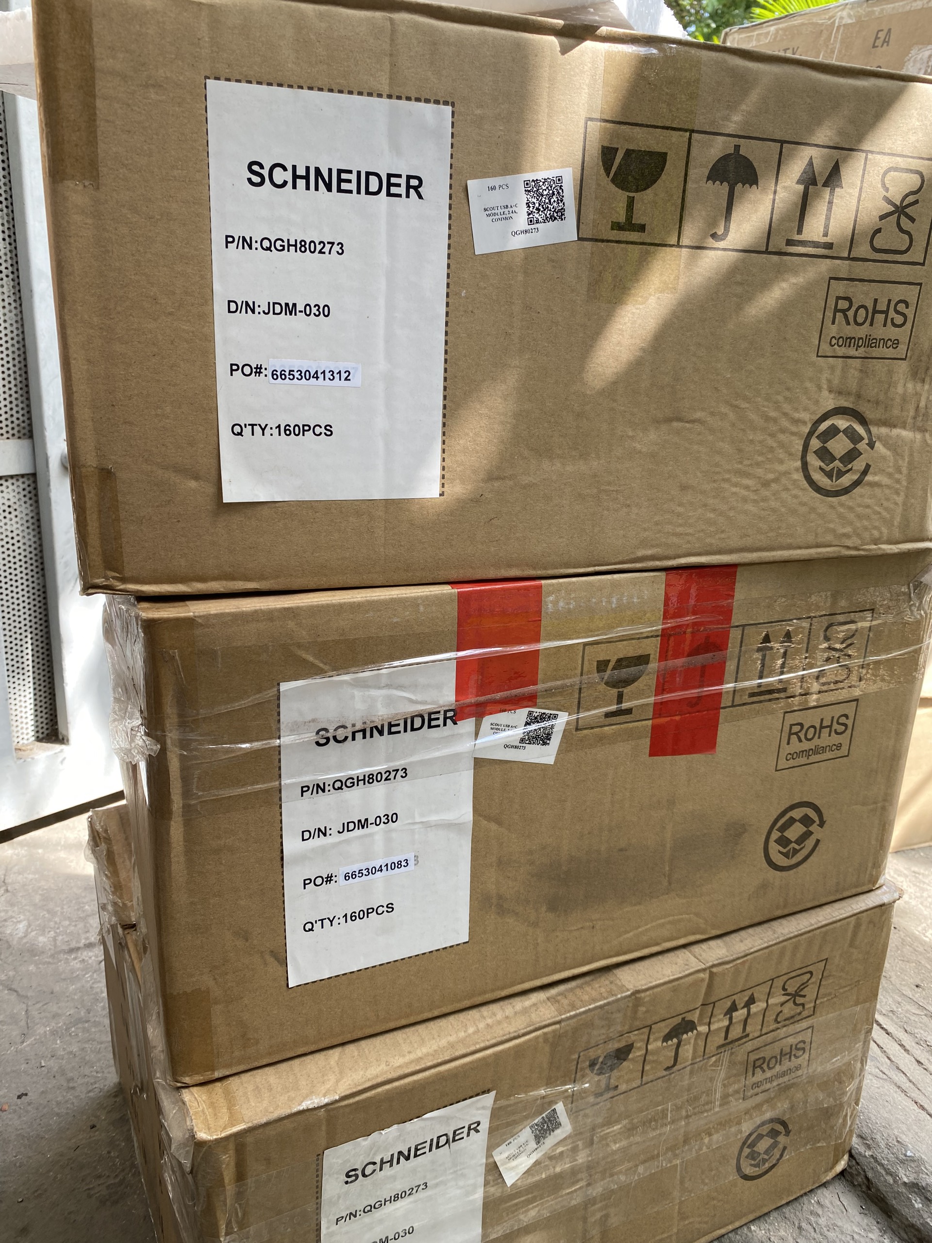 Ổ sạc USB Schneider