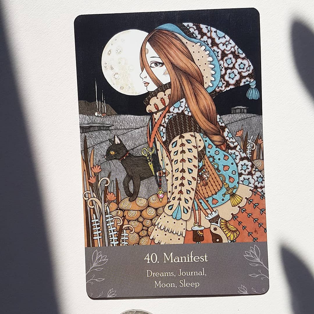 Universal Folk Oracle