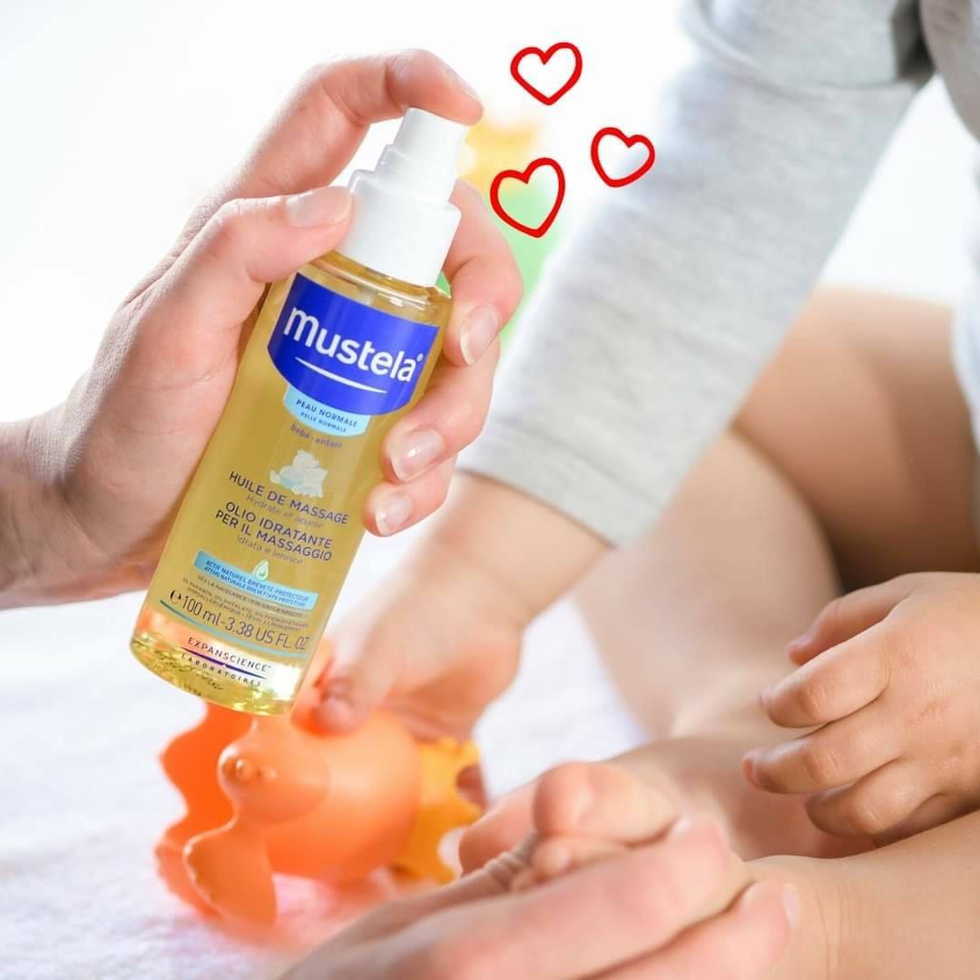 Dầu Massage Cho Trẻ Sơ Sinh & Em Bé Baby Oil Mustela 100ml