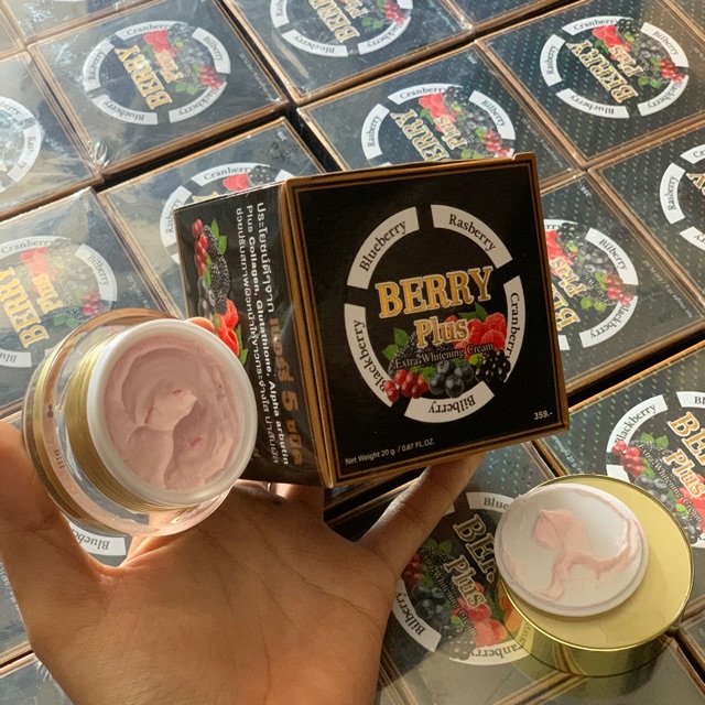 Kem  xóa nám dưỡng trắng da Berry Plus Extra