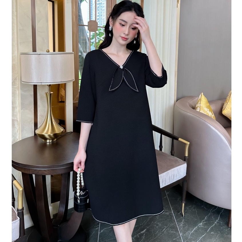 MEDYLA - Đầm bầu dự tiệc thu đông thiết kế 2 lớp đen xốp lót lụa vạt cổ viền trắng cho bầu đi chơi, du lịch - VS1141
