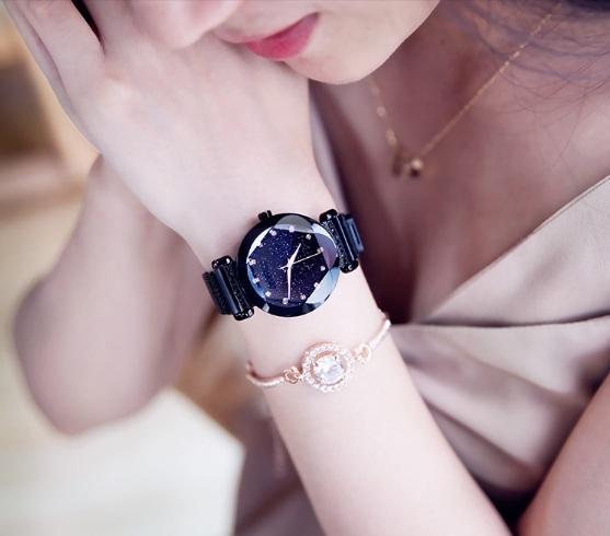 Đồng Hồ Nữ Mobangtuo Mặt Bông Hoa Khác Biệt