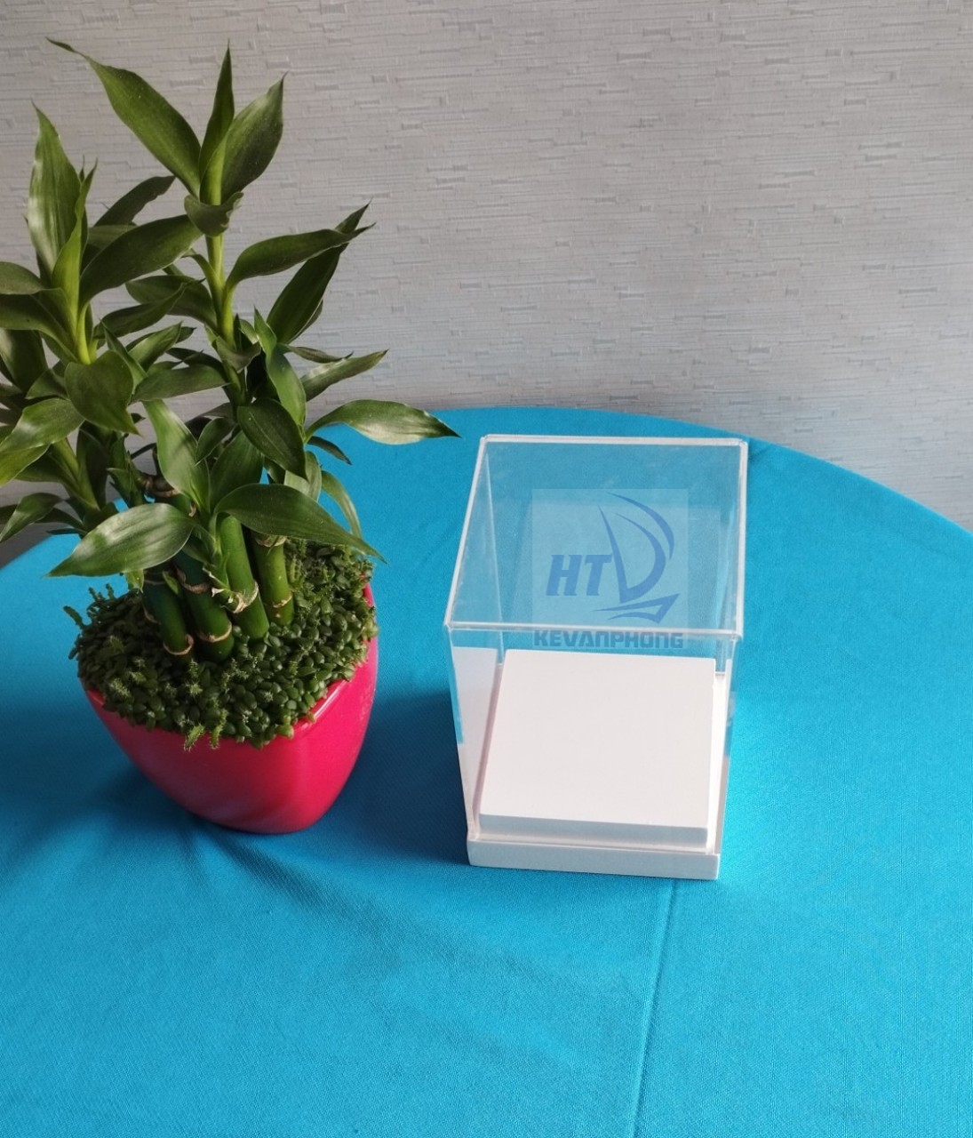 HỘP MICA TRƯNG BÀY ĐẾ GỖ ( Trắng, Đen)
