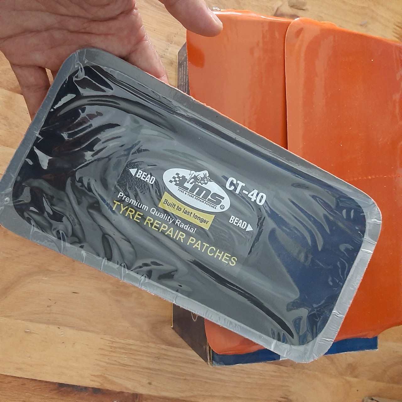 Miếng vá lốp ô tô bố thẳng chữ nhật Ấn Độ LMS CT40 (giá bán hộp 10 miếng), kích thước 115x225mm