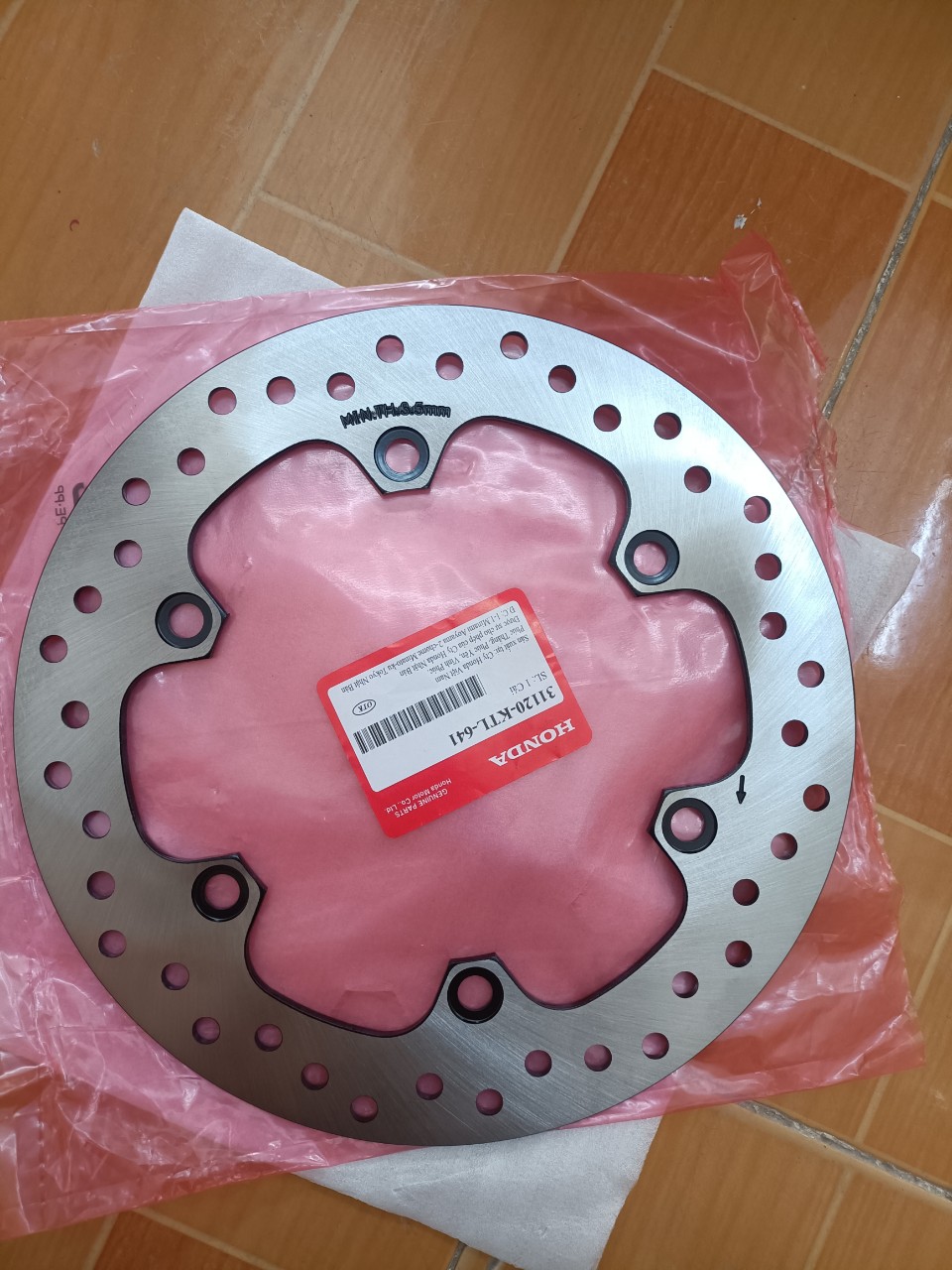 Đĩa thắng trước xe Winner