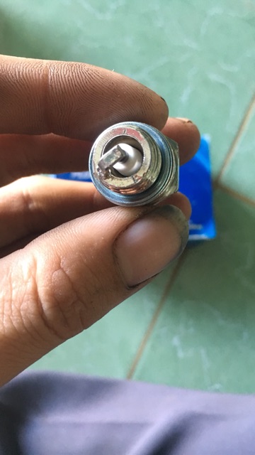 Bugi 2T Máy Cưa - Máy cắt cỏ máy