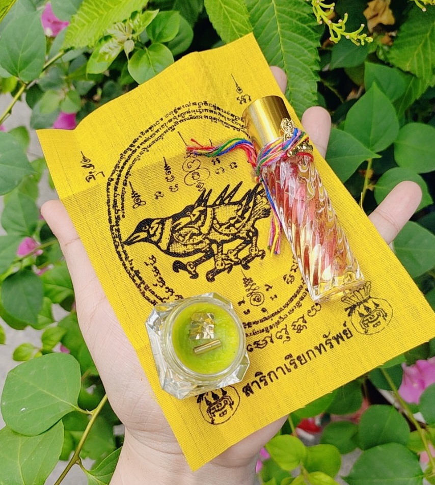Sáp hồ ly và nước hoa kèm lá Nok Khum