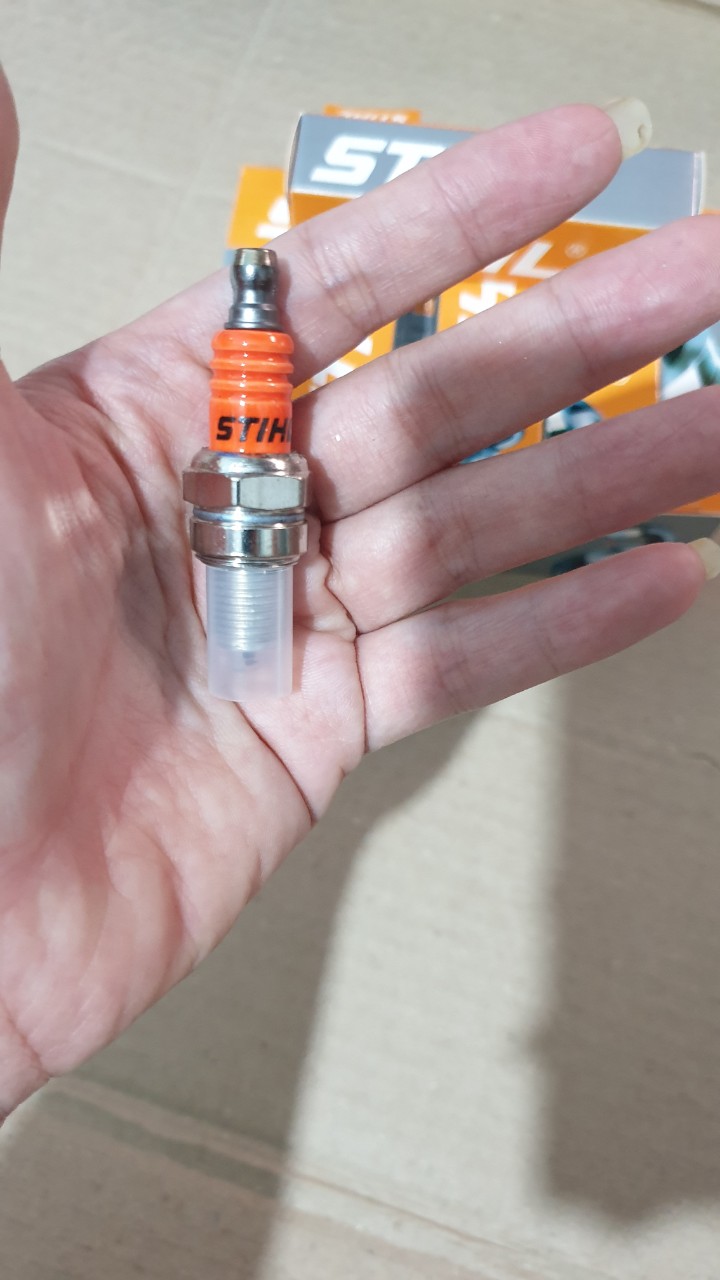 [HCM] BUGI DÙNG CHO MÁY CẮT CỎ GX35 - ĐỘNG CƠ 4 THÌ. ( 2 CÁI)