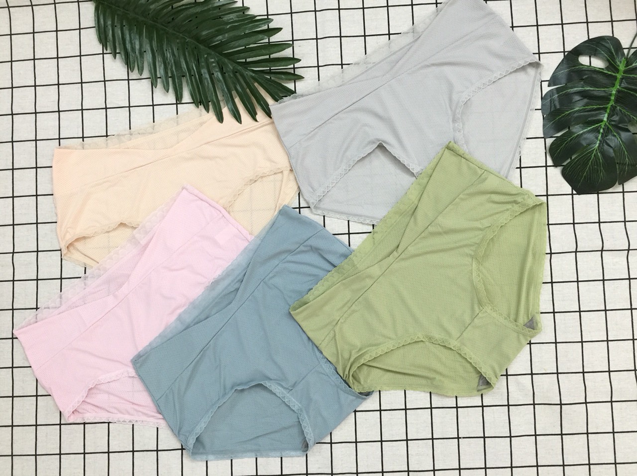Quần lót bầu cạp chéo