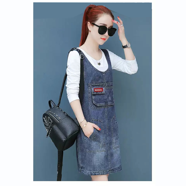 [HCM]Đầm Yếm Jean Nữ Thêu Logo Duyên Dáng