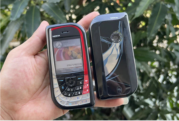 Điện thoại cổ NOKIA 7610 (CHIẾC LÁ LỚN) ĐỘC ĐÁO – TẶNG PIN SẠC