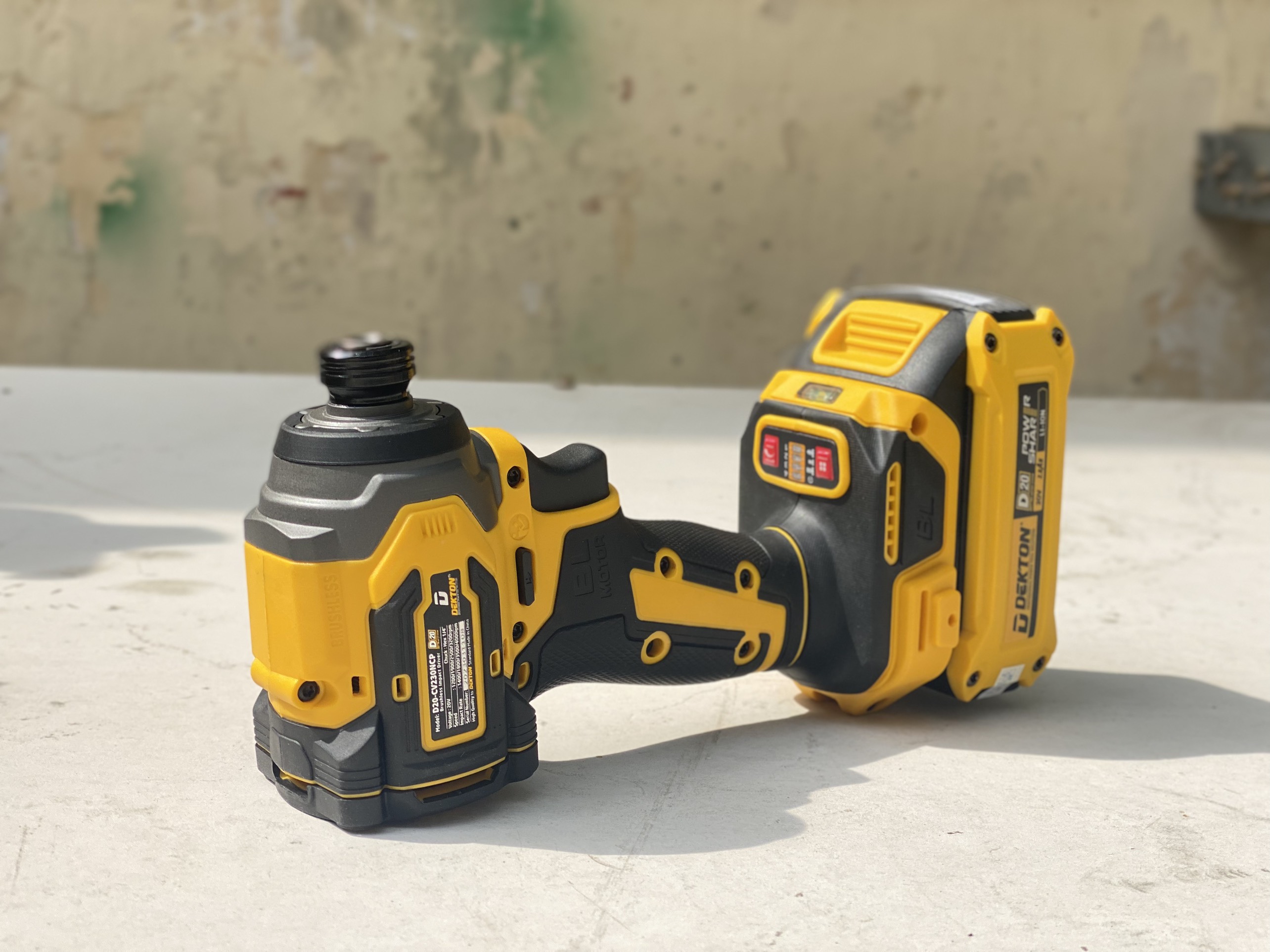 Máy bắt vít dùng pin D20 -CV230NCP Dekton (dùng được chân pin Dewalt)