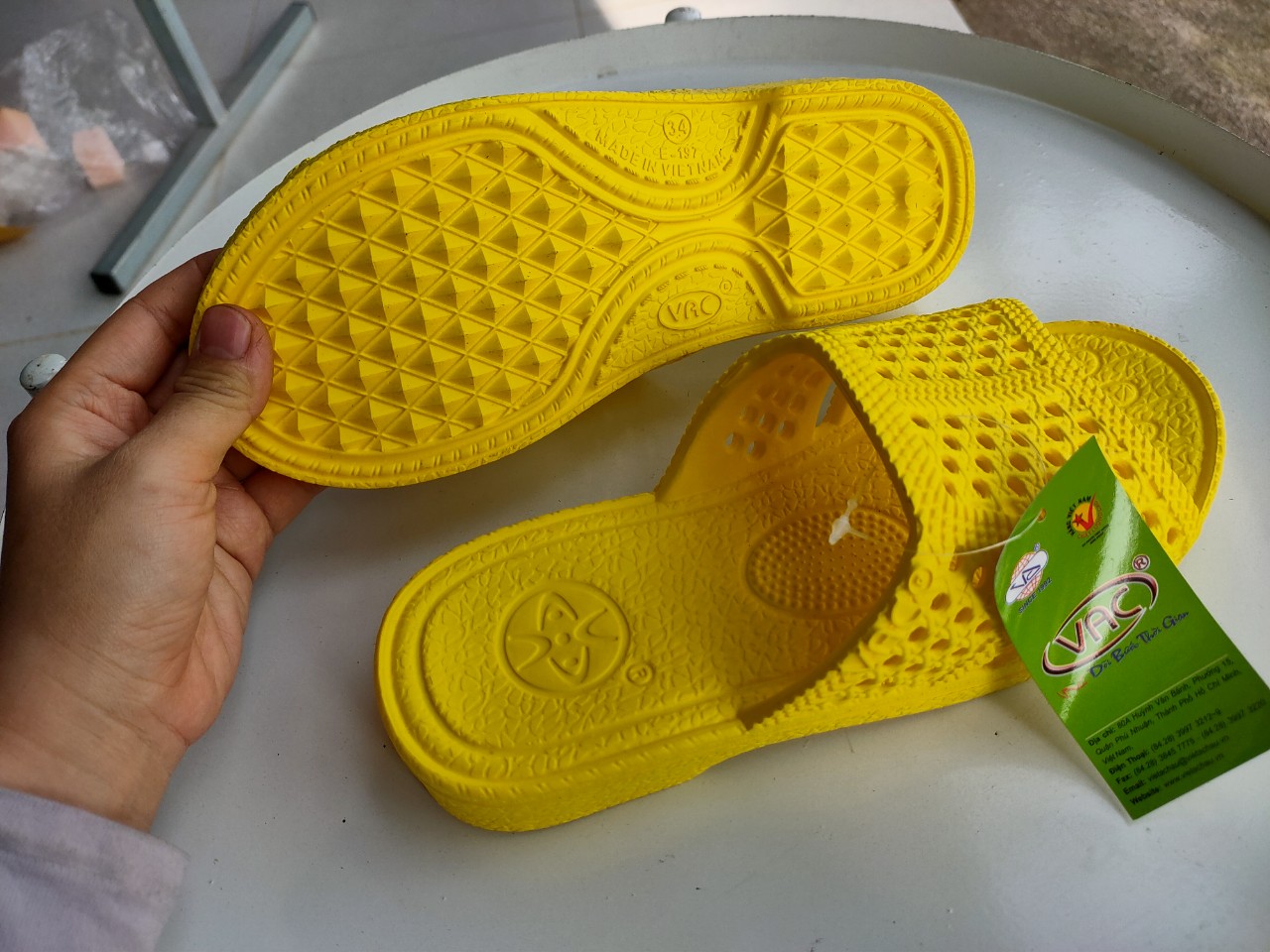 Super light honeycomb slippers for babies of all colors VAC from wide and super durable