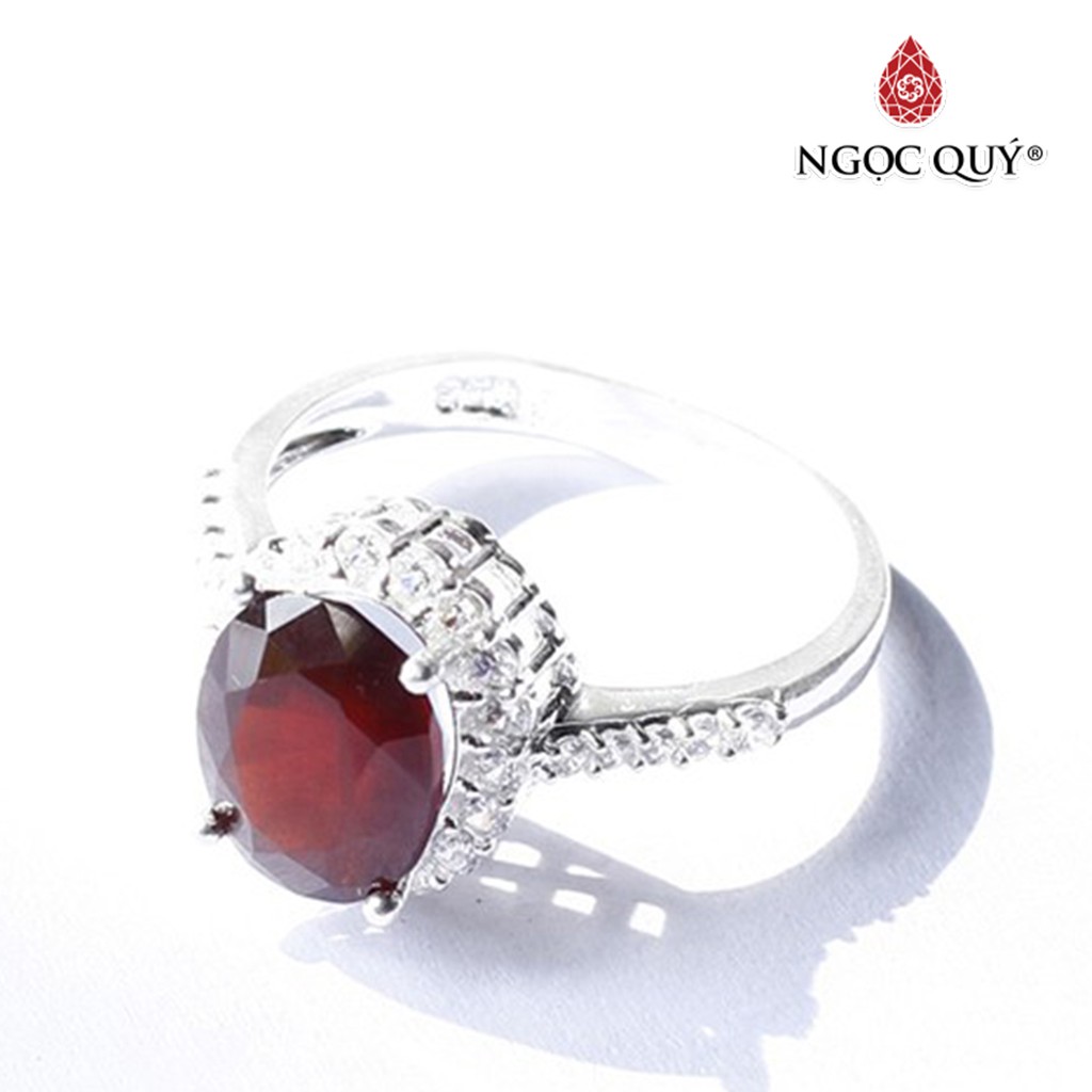 Nhẫn bạc đính garnet cao cấp - ngọc quý