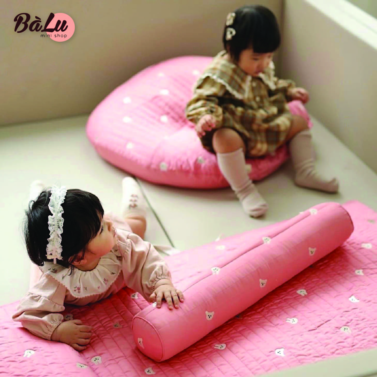 Gối ôm họa tiết thêu OME