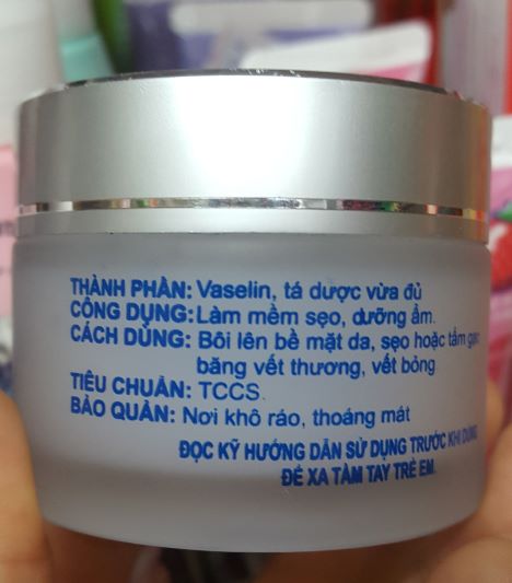 Kem dưỡng làm mềm da Vaseline Viện bỏng 50g (mẫu mới)
