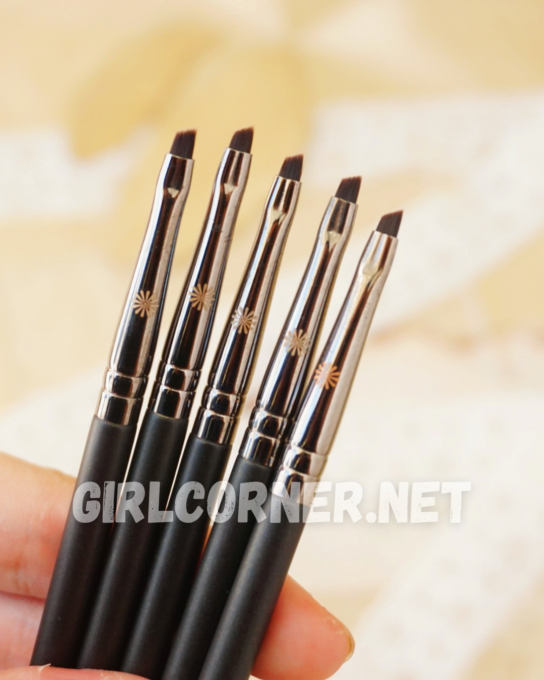 Cọ Kẻ Mắt Gel Piccasso Eyeshadow Brush 742