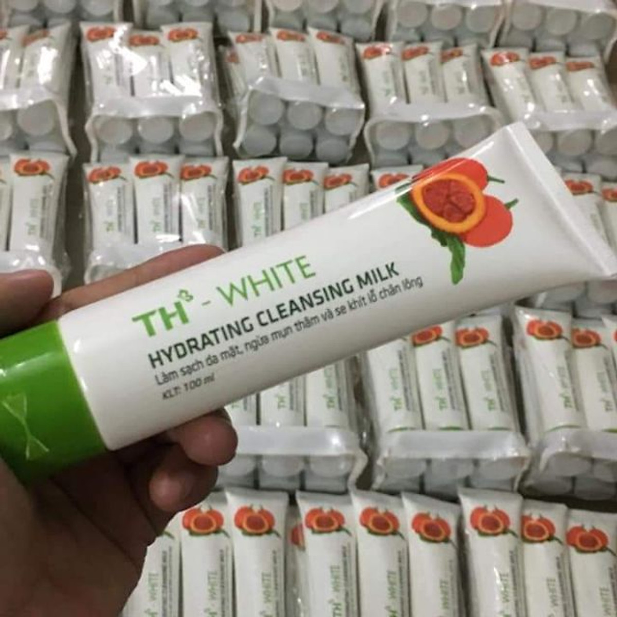 Sữa Rửa Mặt Trắng Da Ngừa Mụn Thâm TH - White 100g