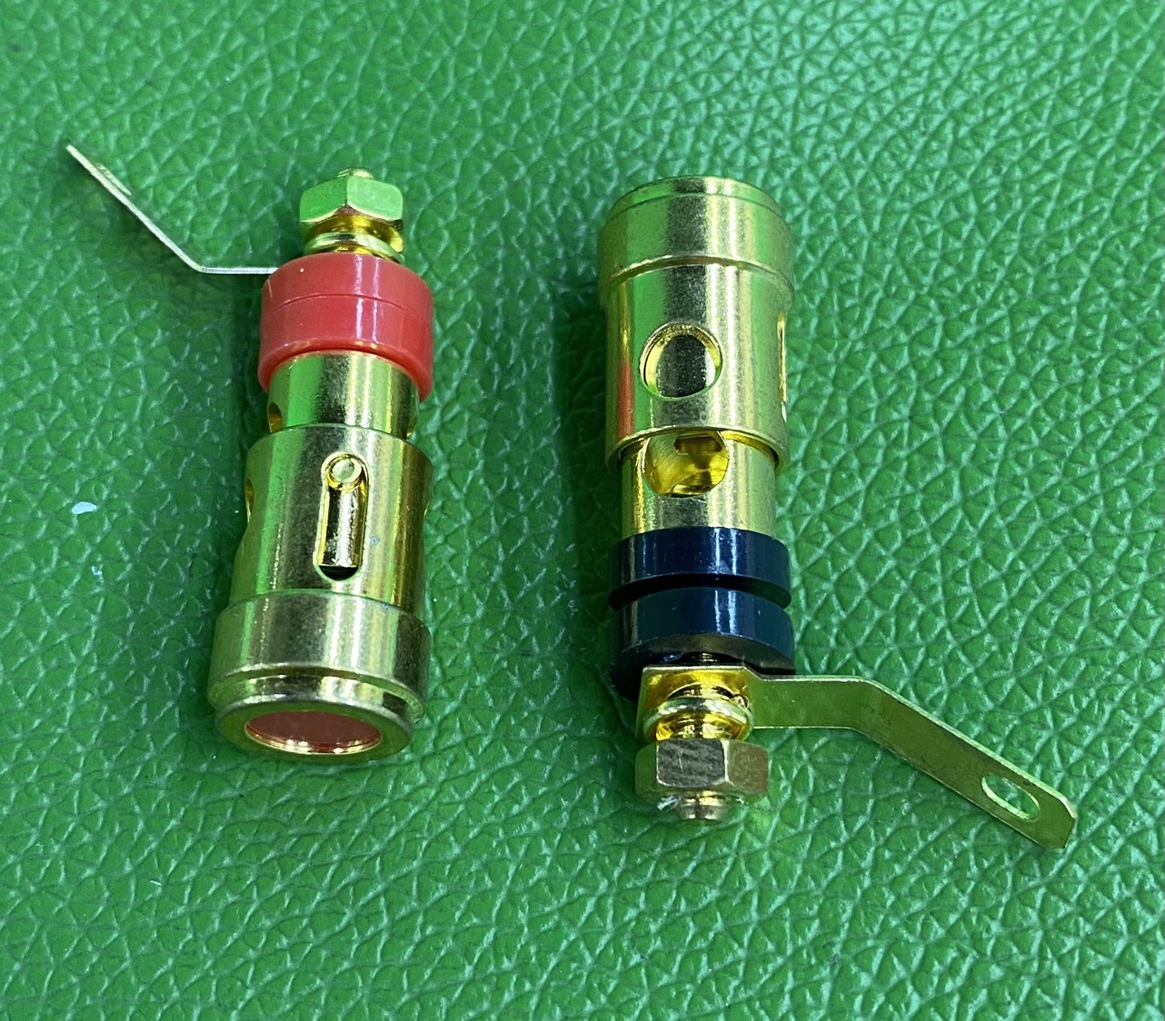 Cọc Loa Nhấn Lớn Xi Trắng,Vàng 1 Cặp ( 1 đen 1 đỏ )