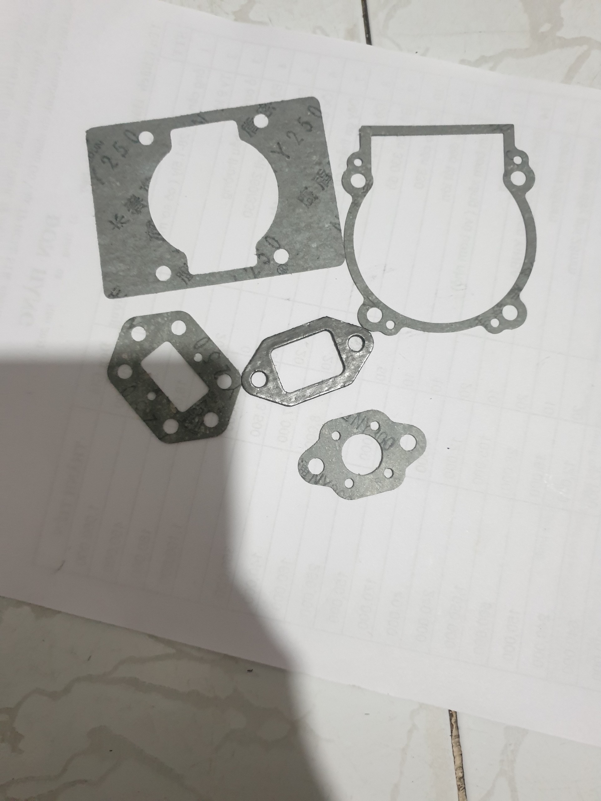 ( 2 BỘ) BỘ RON ( ZOĂNG) MÁY CẮT CỎ 2 THÌ 143 HUQ. 5 CHI TIẾT