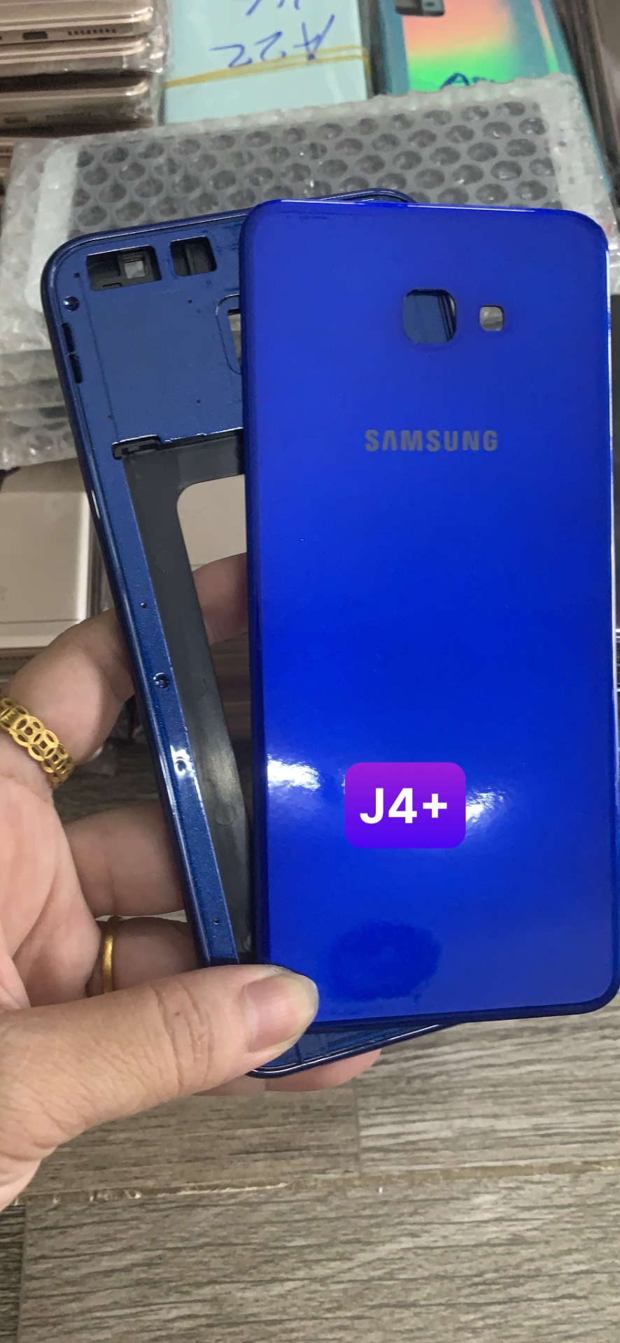 Vỏ máy Samsung J4 Plus hàng xịn zin nguyên bộ (bộ gồm lưng , sườn và đủ phím bấm)
