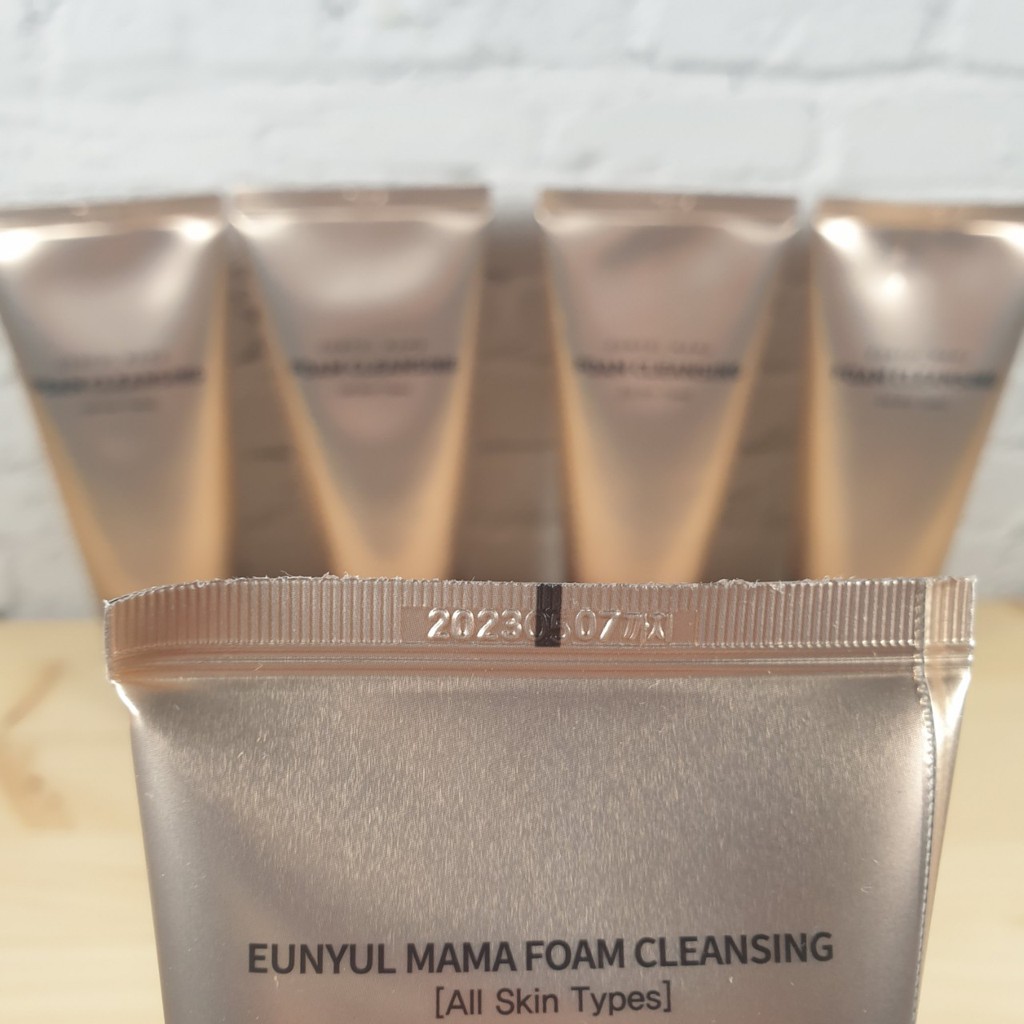 Sữa rửa mặt EUNYUL MAMA CLEANSING FOAM