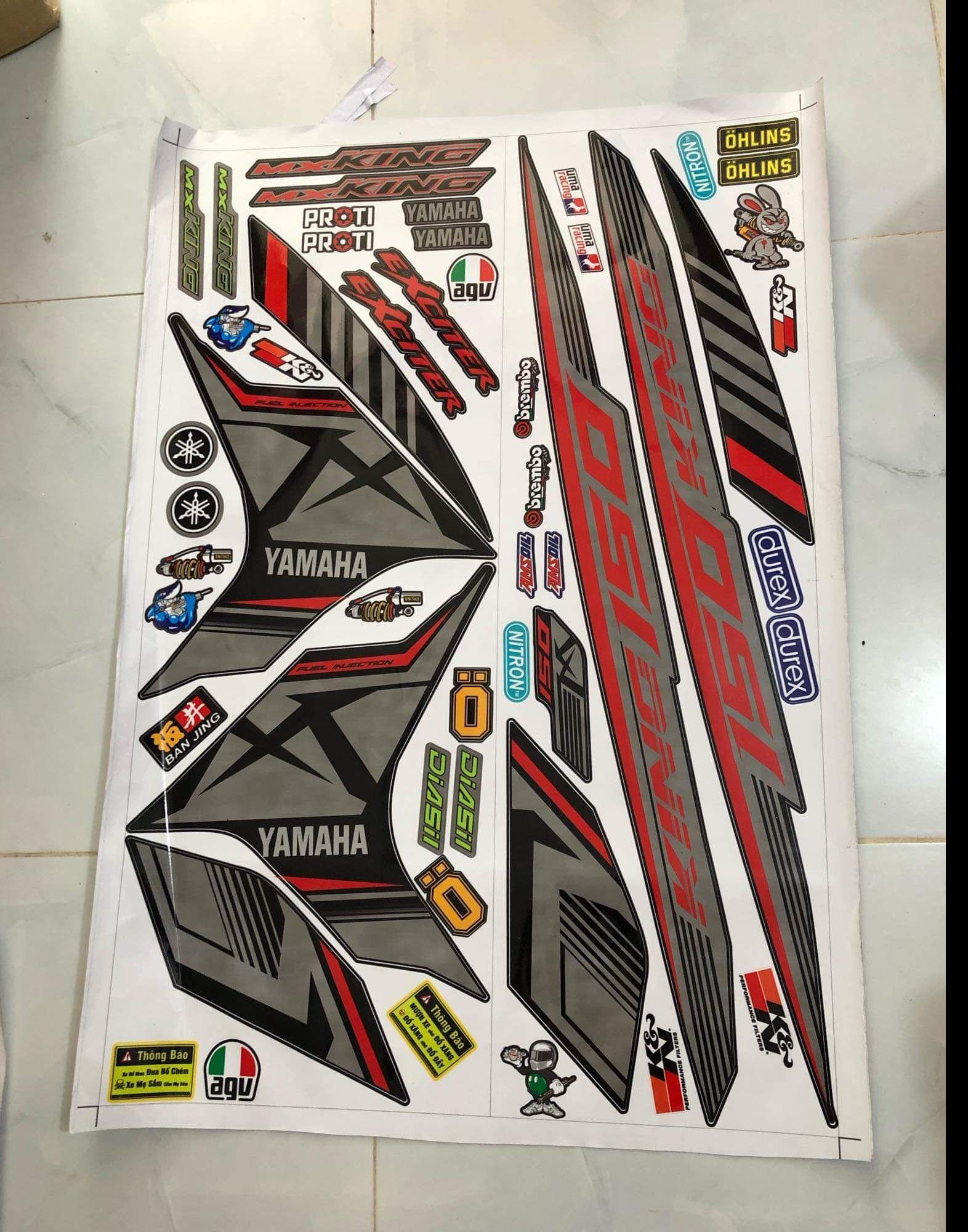 Tem xe Exciter 150 mx king đỏ xám đen tặng logo