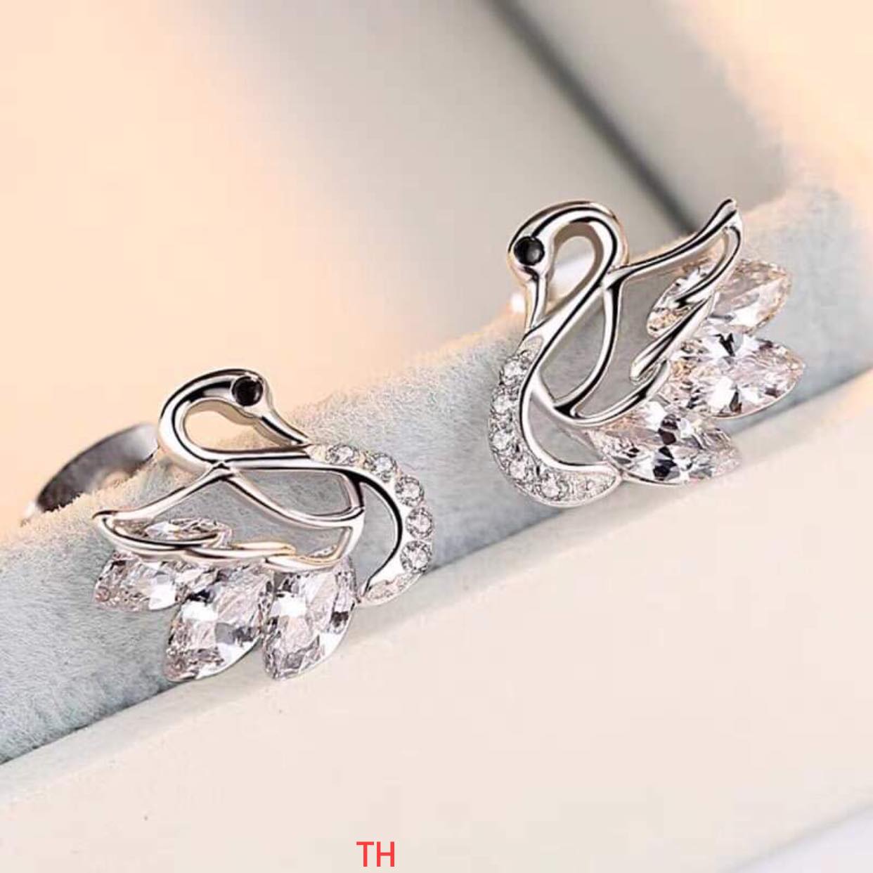 Bông tai nữ bạc ta hình thiên nga MS47