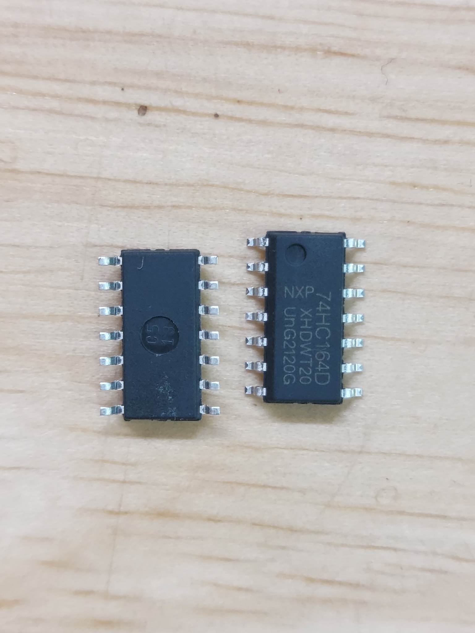 IC 74HC164D 74HC164 dán sop14 mới 100%.