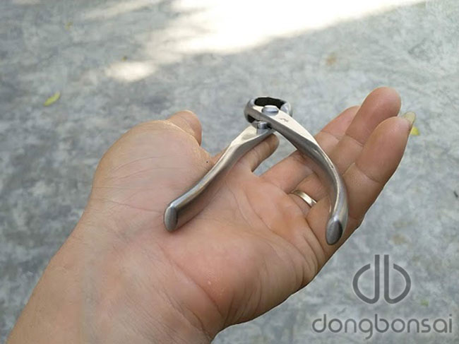 Kìm cạp tròn thép trắng Ryuga RS-08