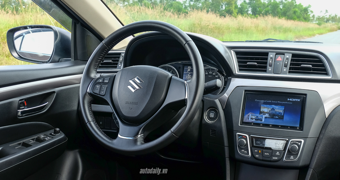 Suzuki ciaz: cường lực màn cảm ứng