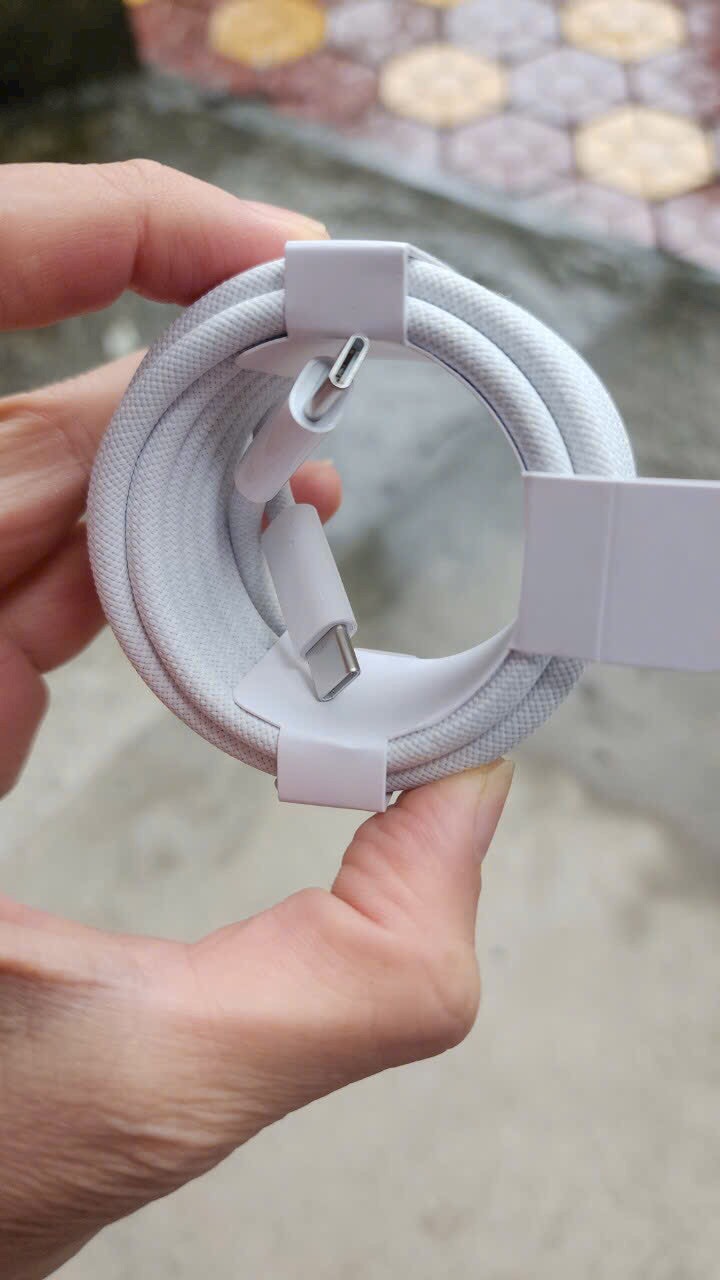 Cáp sạc usb-c công suất 240w zin hãng dùng cho iphone 15/macbook/ipad các dòng