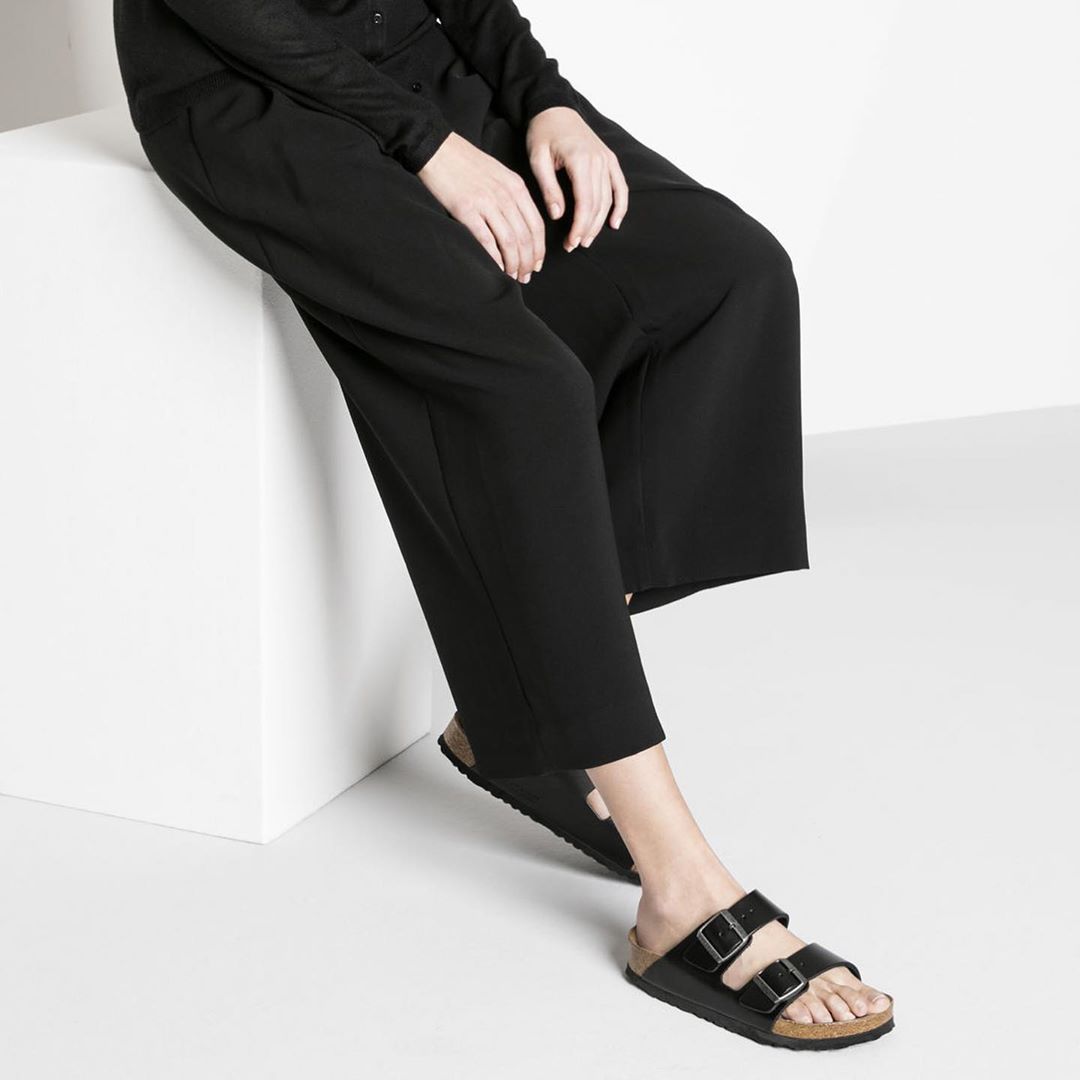 Dép đế trấu unisex 2 khóa da pu đen