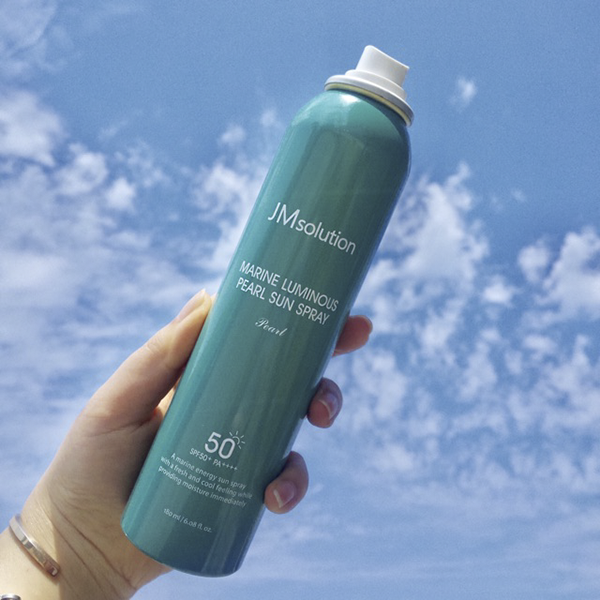 Xịt Chống Nắng JMSOLUTION Ngọc Trai Hoa Hồng SPF50+ PA++++ JM Solution Glow Luminous Flower Sun Spray Nâng Tone Cấp Ẩm