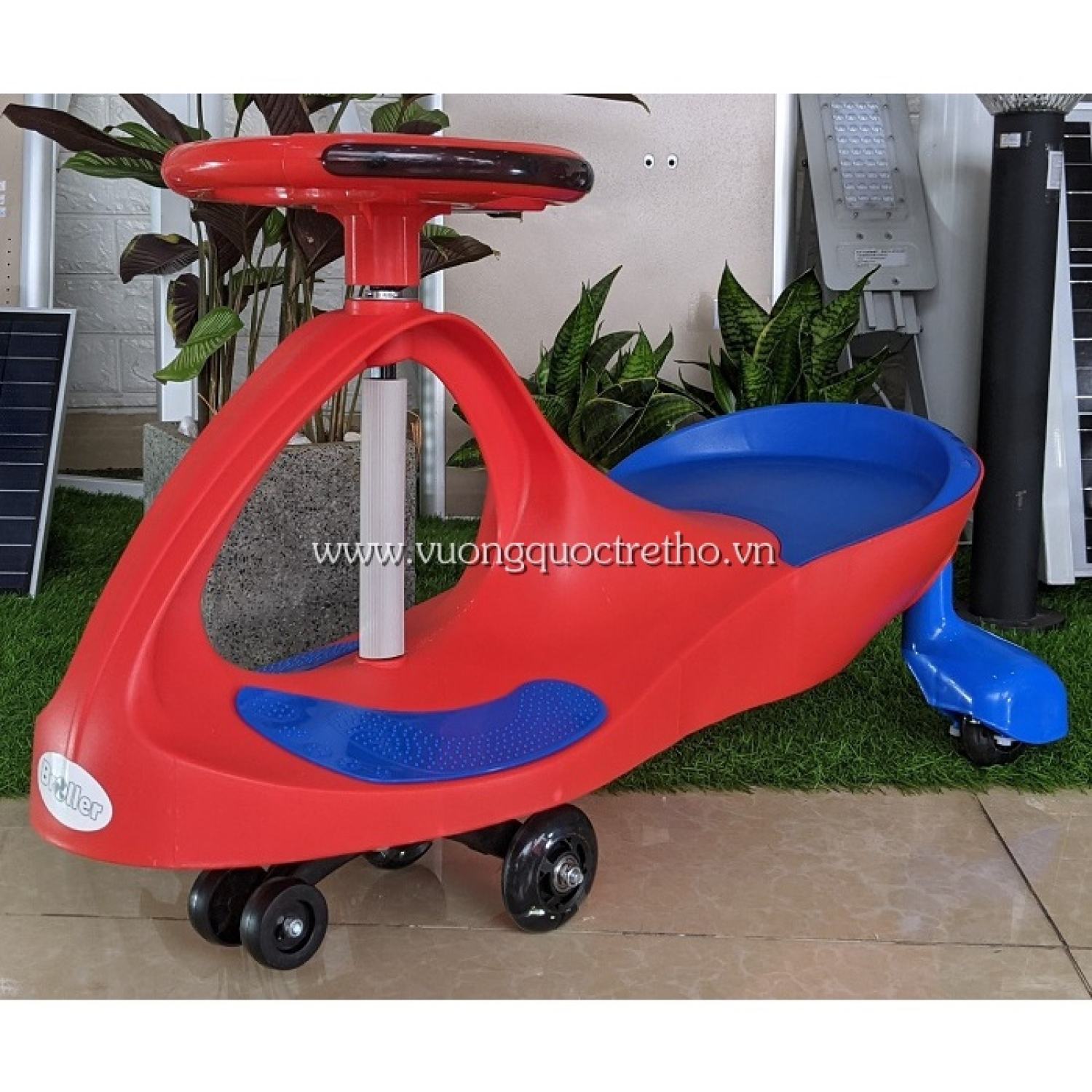 Xe lắc cho bé có nhạc, đèn Broller HZL-919