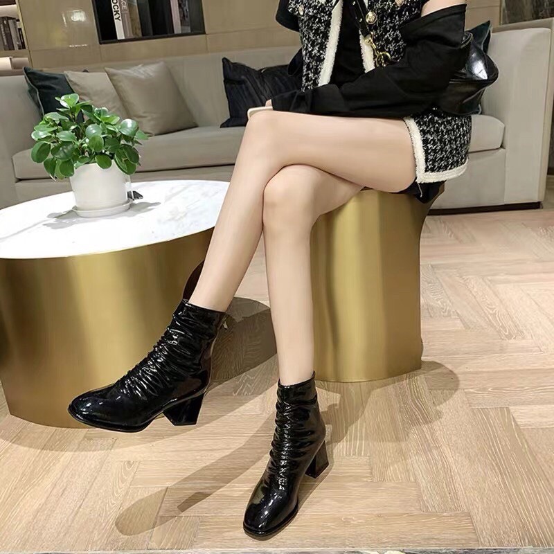 Boots nhăn đế trụ da bóng thời trang nữ