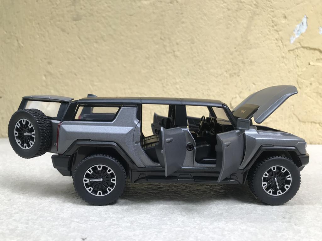 [HCM]Mô hình xe GMC HUMMER EVs - 1:32