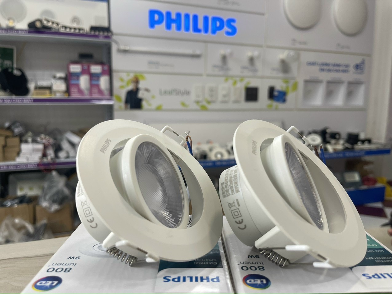 Đèn LED âm trần chiếu điểm tròn Philips RS100B ( 6W / 9W )
