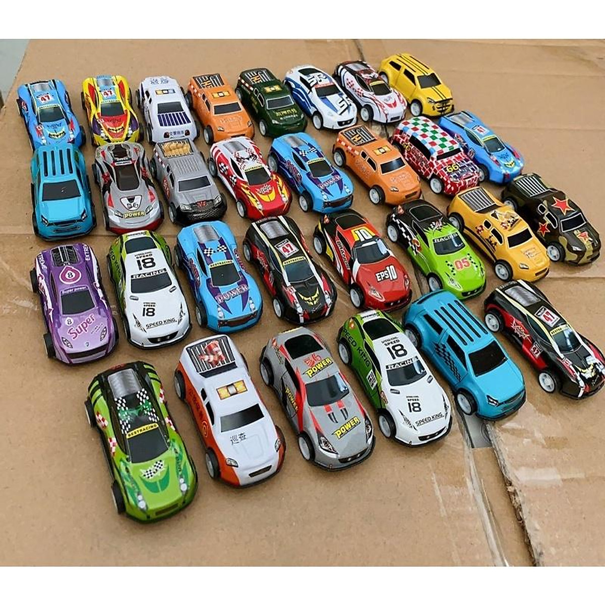 Thùng 30 ô tô đồ chơi chạy đà cót kéo lùi chất liệu hợp kim cao cấp cho bé tổng hợp nhiều loại xe - Lana Queen