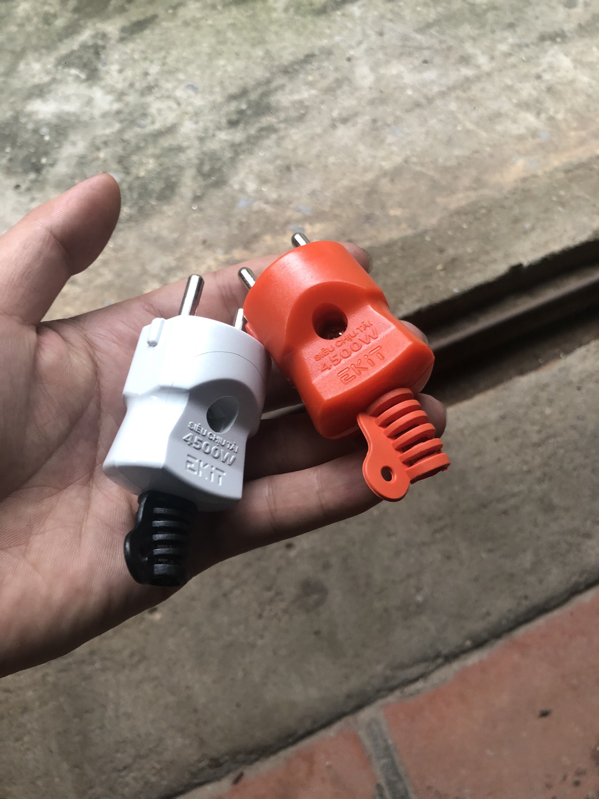 Phích cắm siêu chịu tải HiNoKi 3000W