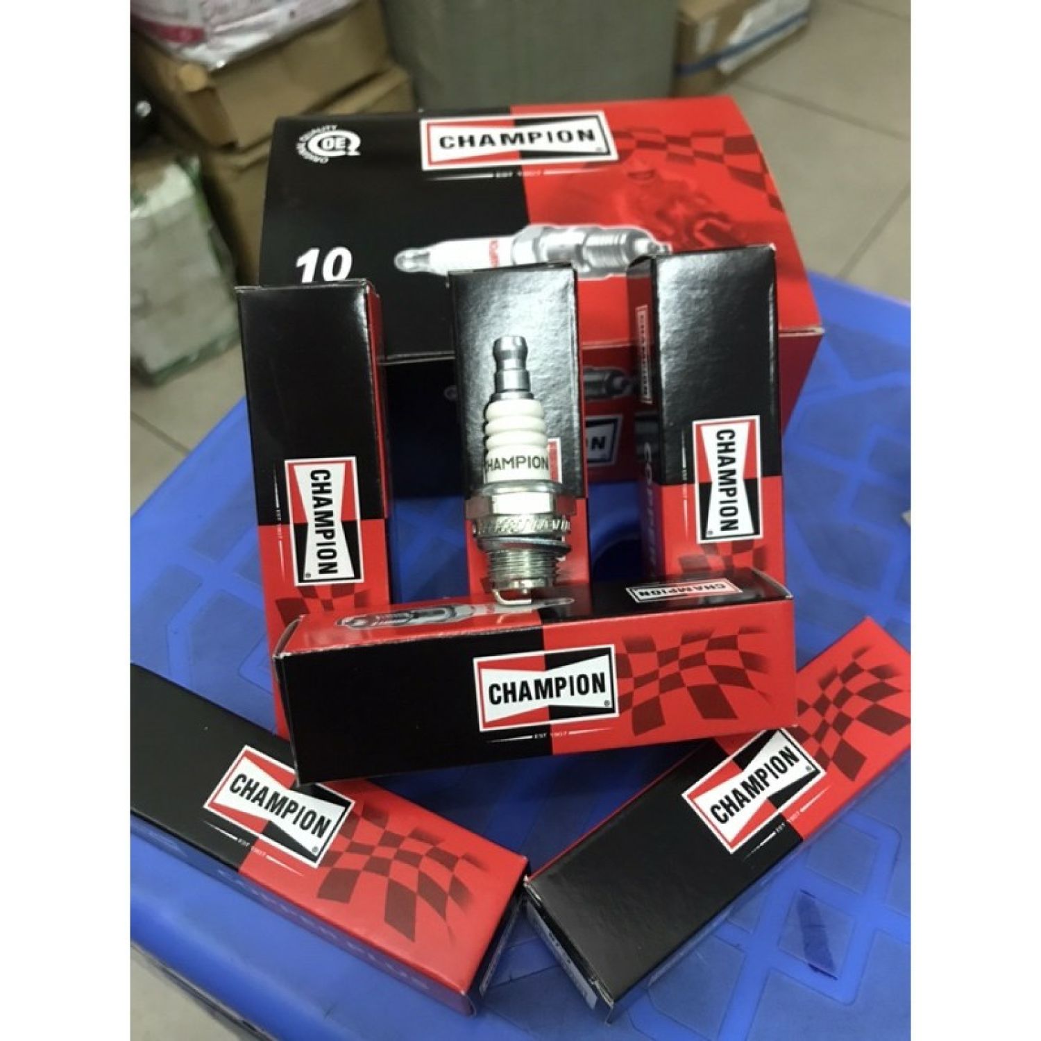 [HCM][ Hàng Mỹ chính hãng] Bugi buri máy cắt cỏ / cưa xích 2 thì Champion