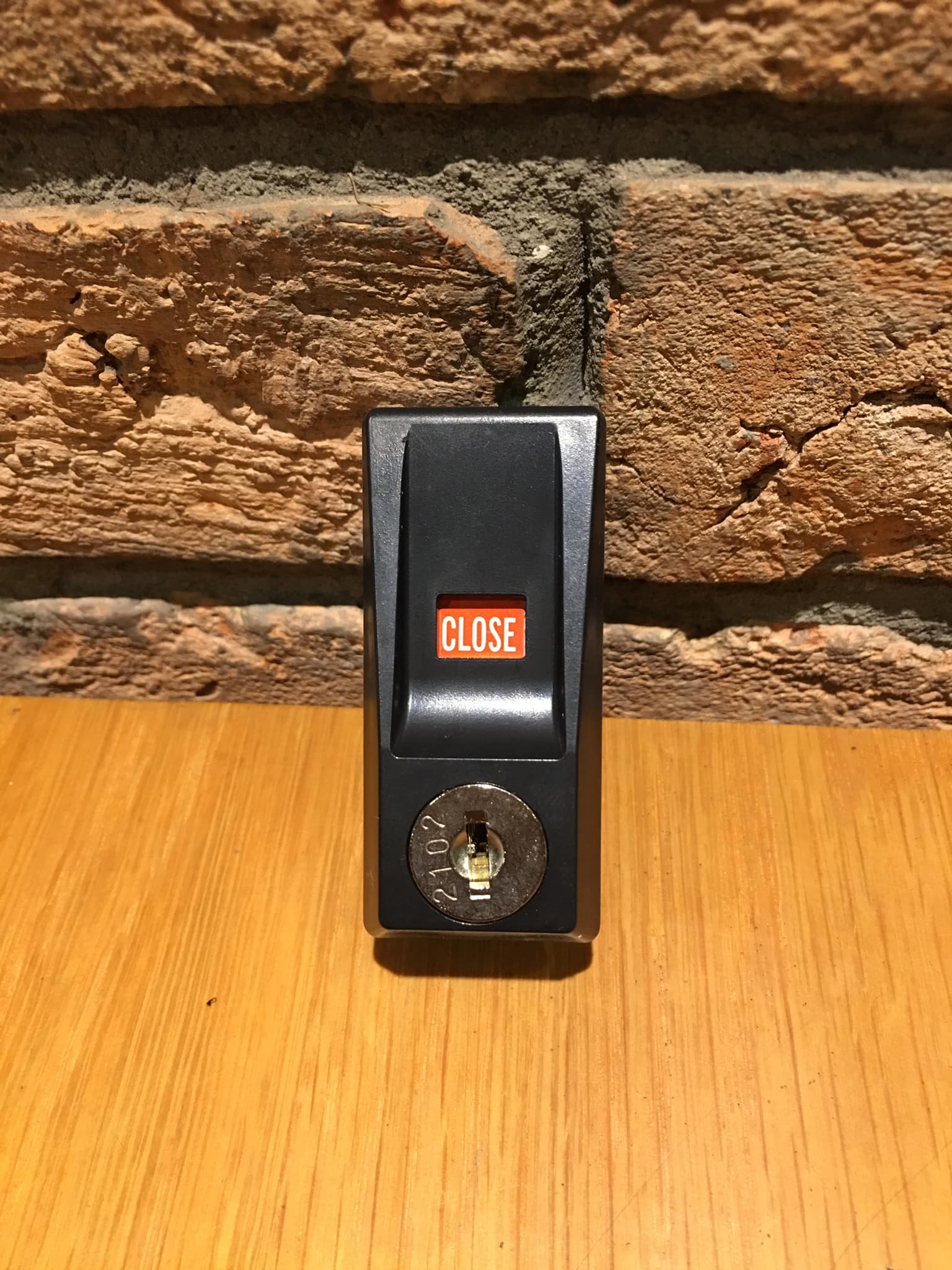 [HCM]Khóa tủ sắt lùa Hòa Phát T6