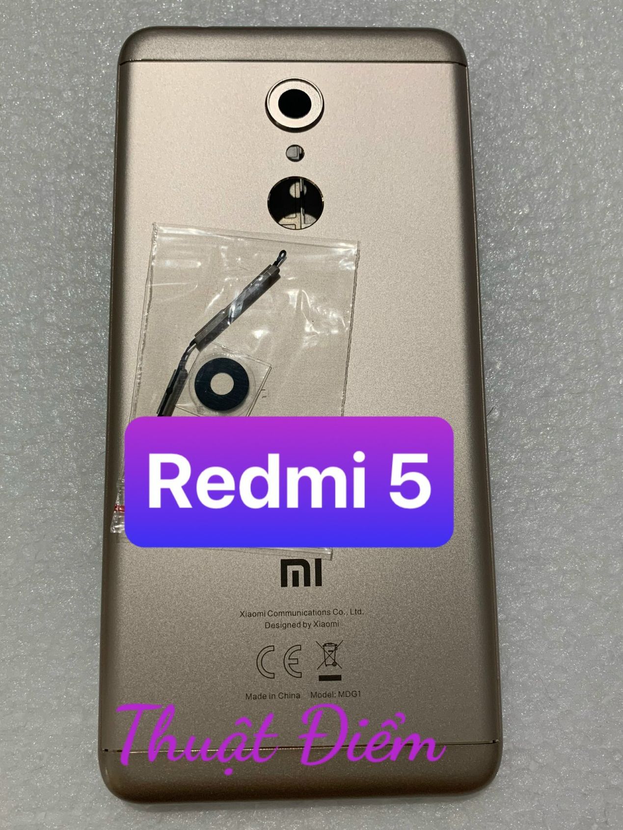 Bộ xương vỏ xiaomi Redmi 5 ,kèm khay sim
