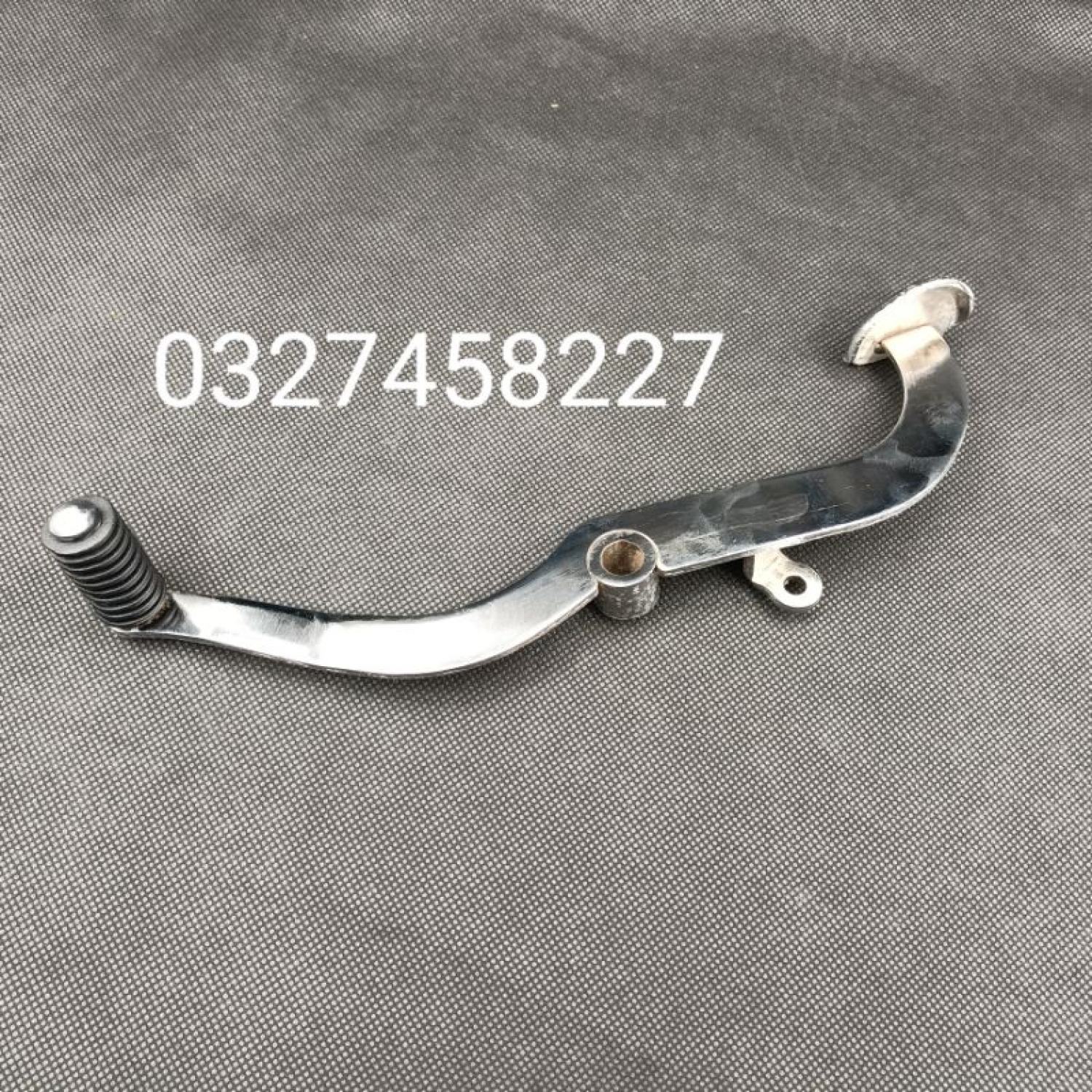 Cần đạp sang số 2 chiều xe Exciter 135 màu trắng