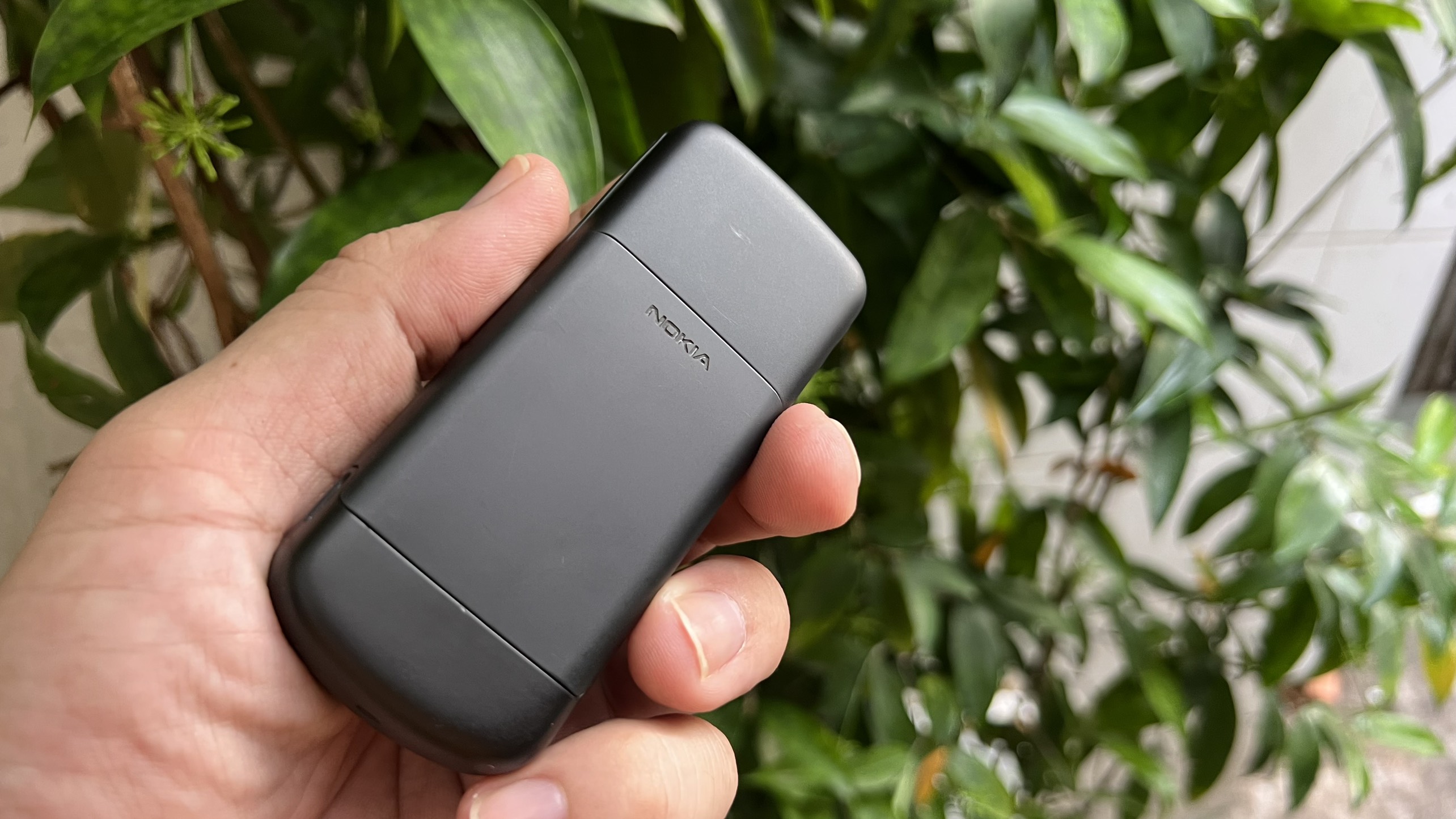 Điện thoại Nokia 8600 Luna chính hãng